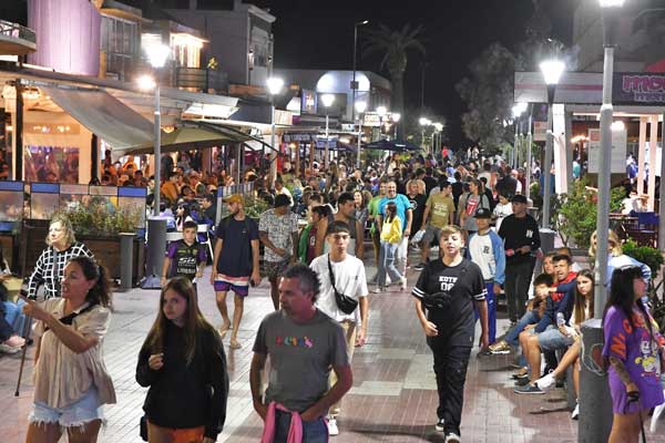 Centro comercial de Monte Hermoso a 300 metros